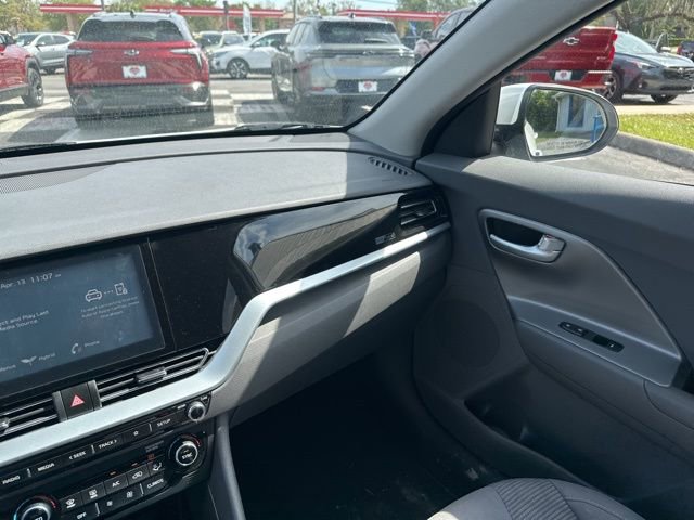 Used 2022 Kia Niro LX FWD image 12