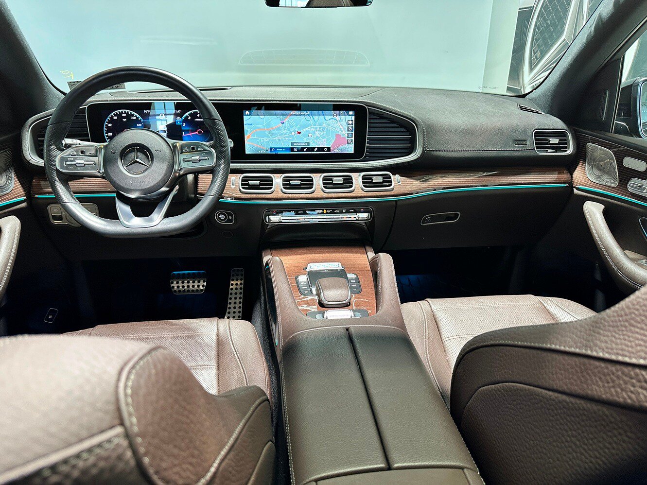 Used 2023 Mercedes-Benz GLS 450 4MATIC image 9