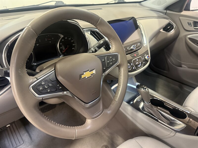 Used 2016 Chevrolet Malibu LT w/ Driver Confidence Package FWD image 19
