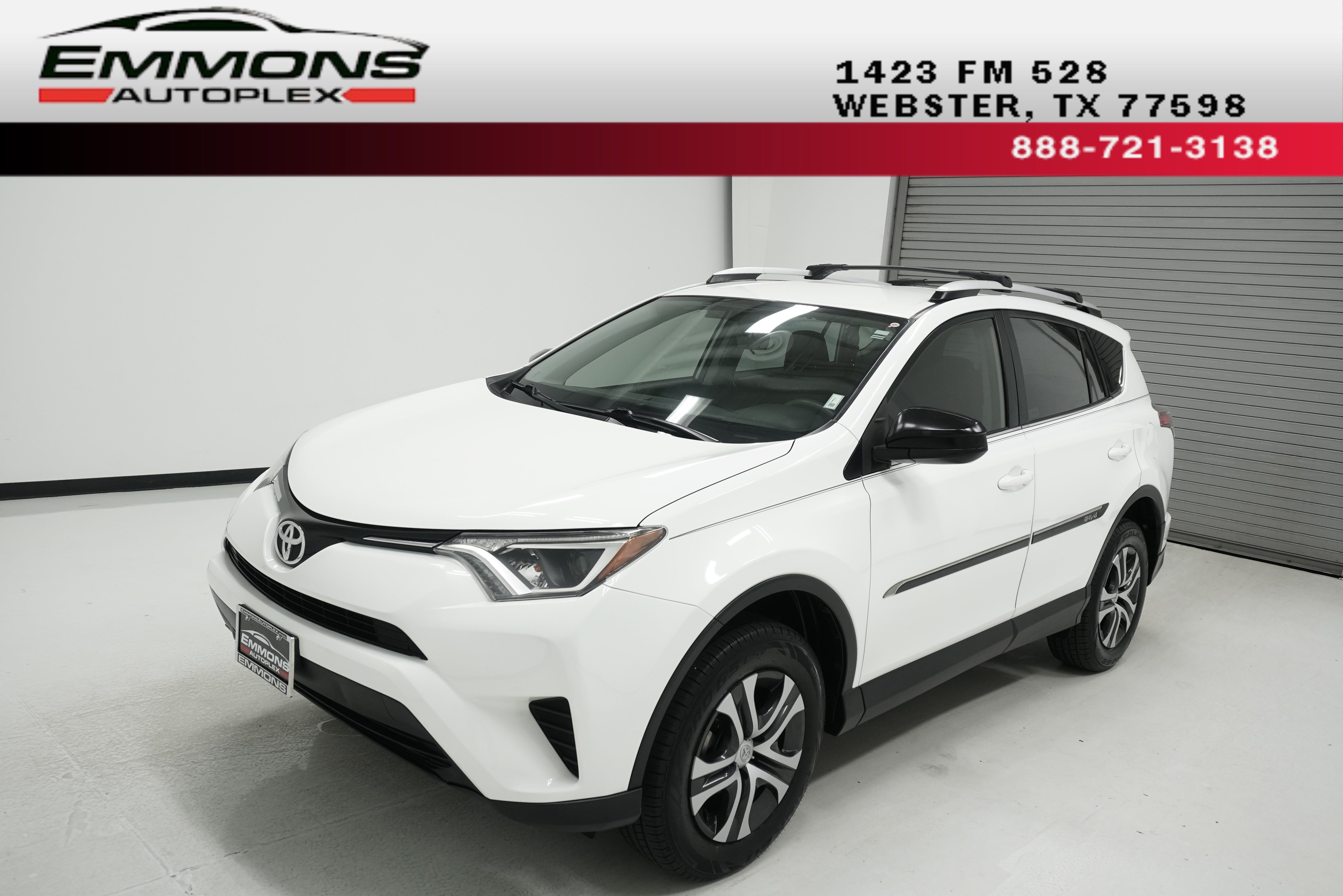 Used 2016 Toyota RAV4 LE FWD image 1