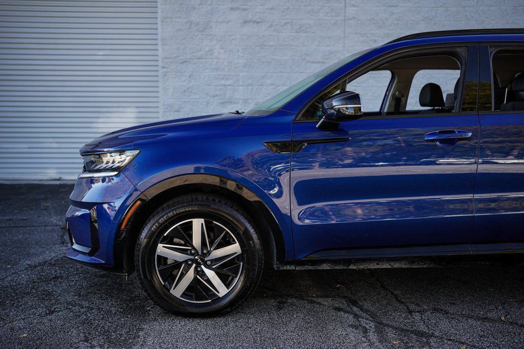 Used 2023 Kia Sorento EX image 9