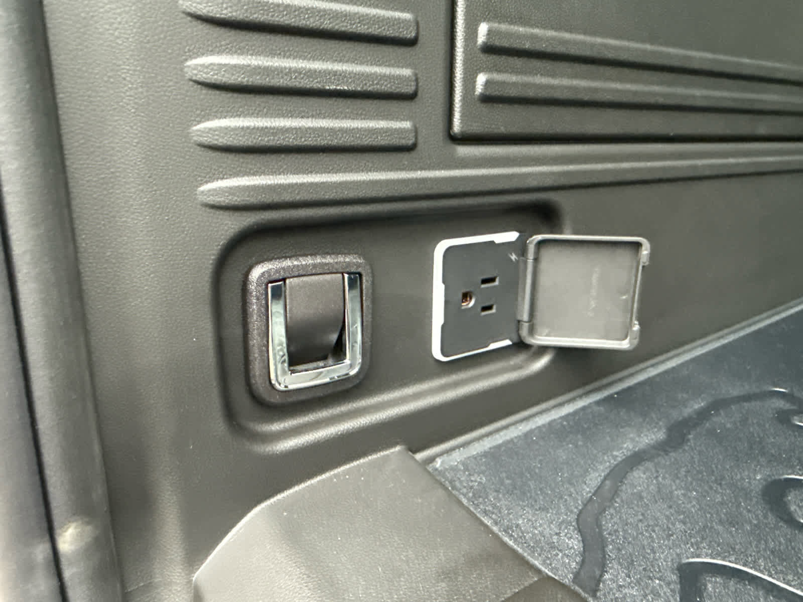 New 2026 GMC Hummer EV SUV image 36