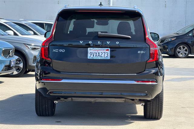 Used 2026 Volvo XC90 B5 Plus w/ Protection Package Premier AWD/4WD image 4