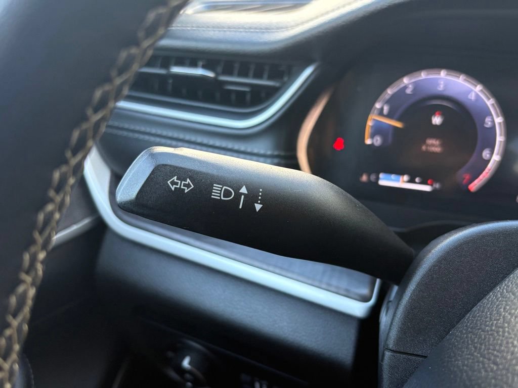 Used 2022 Jeep Grand Cherokee L Limited w/ Luxury Tech Group II AWD/4WD image 23