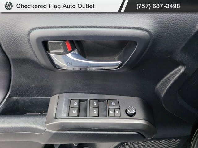 Used 2016 Toyota Tacoma TRD Sport image 20