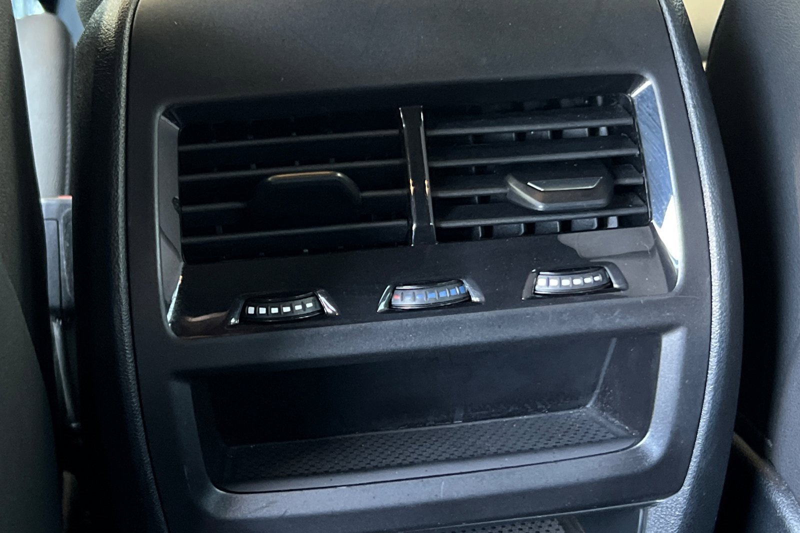 Used 2022 BMW X5 sDrive40i w/ Parking Assistance Package image 40