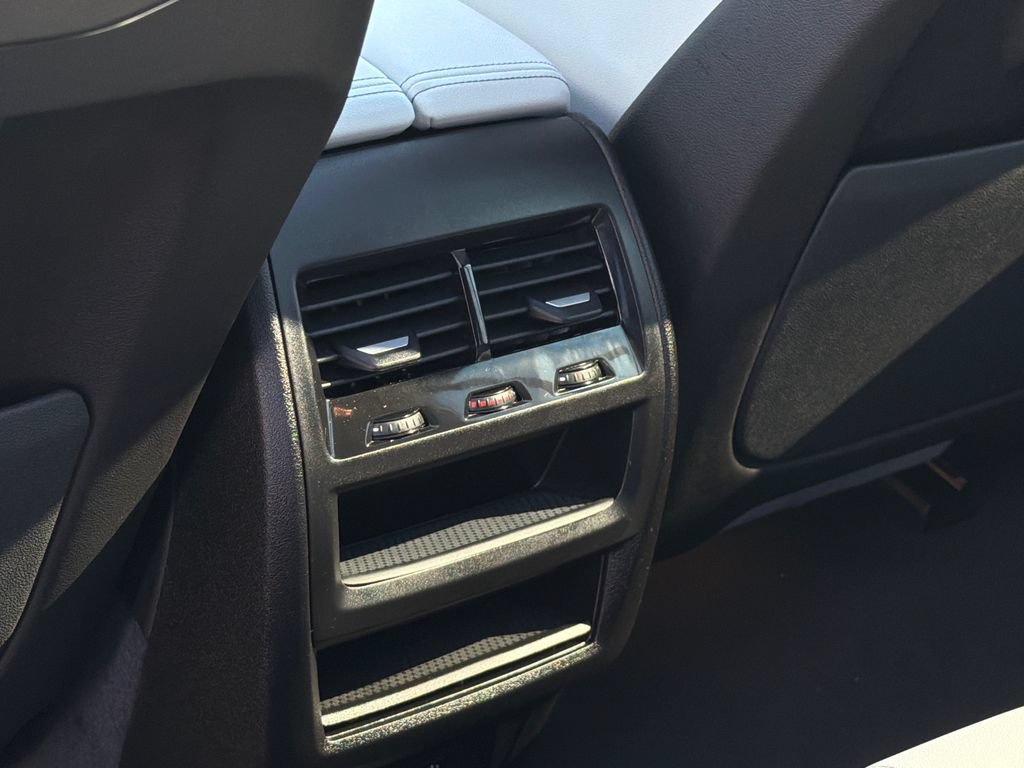Used 2025 BMW X5 xDrive40i AWD/4WD image 19