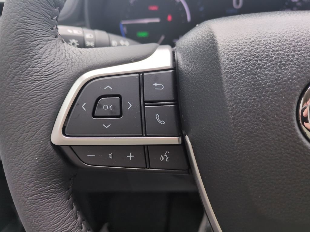 Used 2026 Toyota Sienna XLE image 22