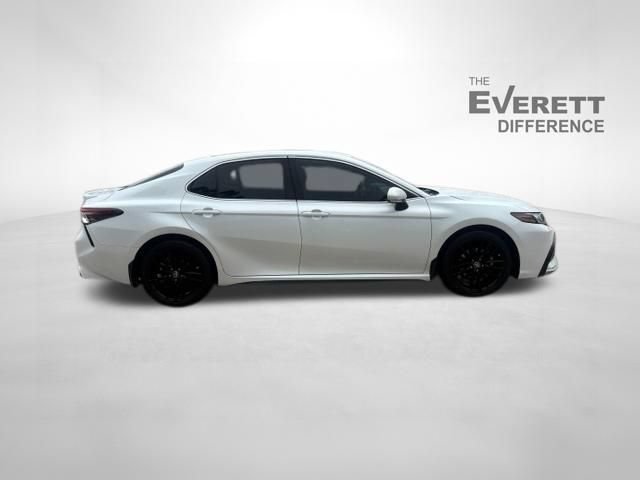Used 2023 Toyota Camry XSE FWD image 8