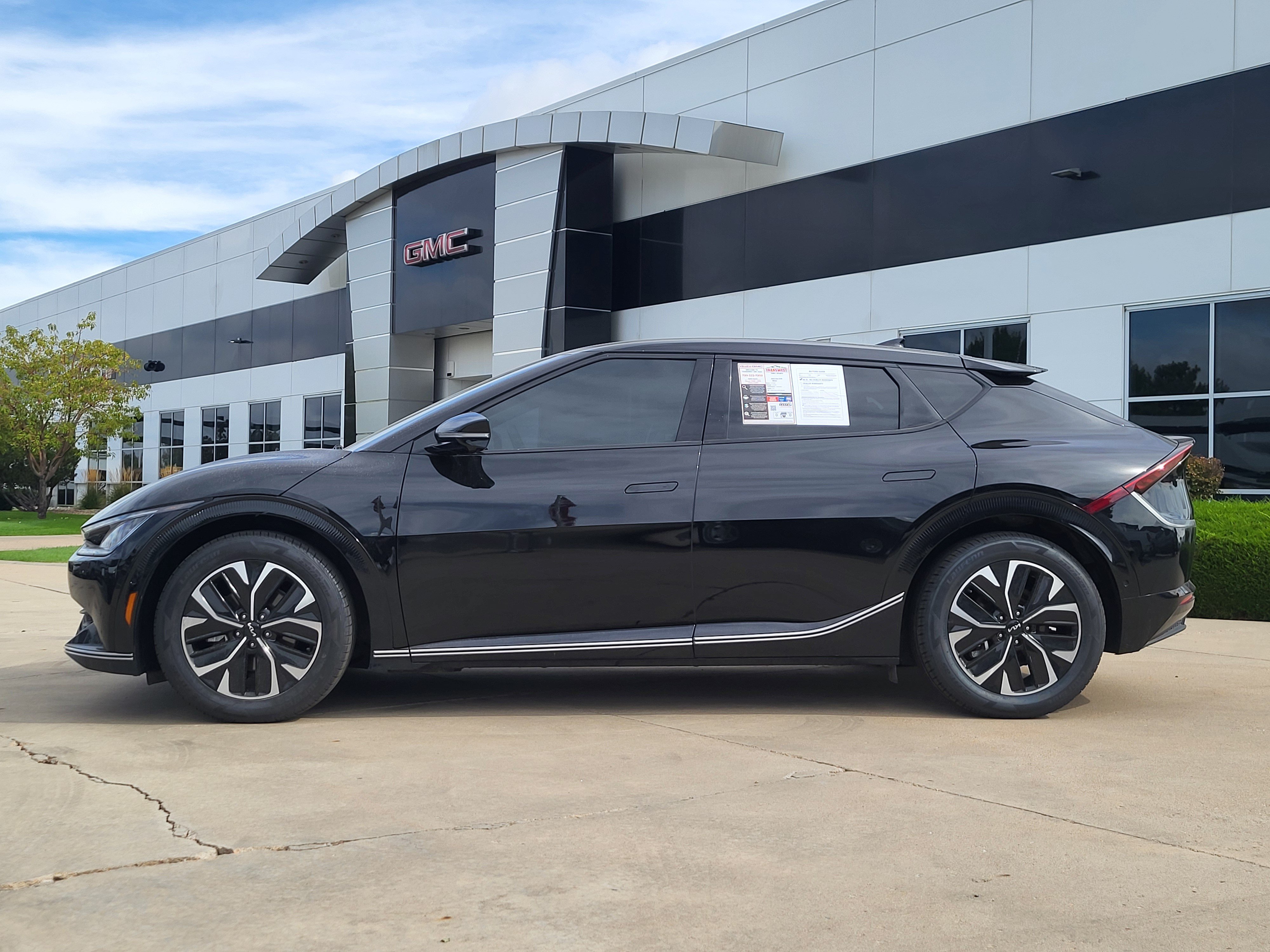 Used 2023 Kia EV6 Wind w/ Wind Technology Package AWD/4WD image 4