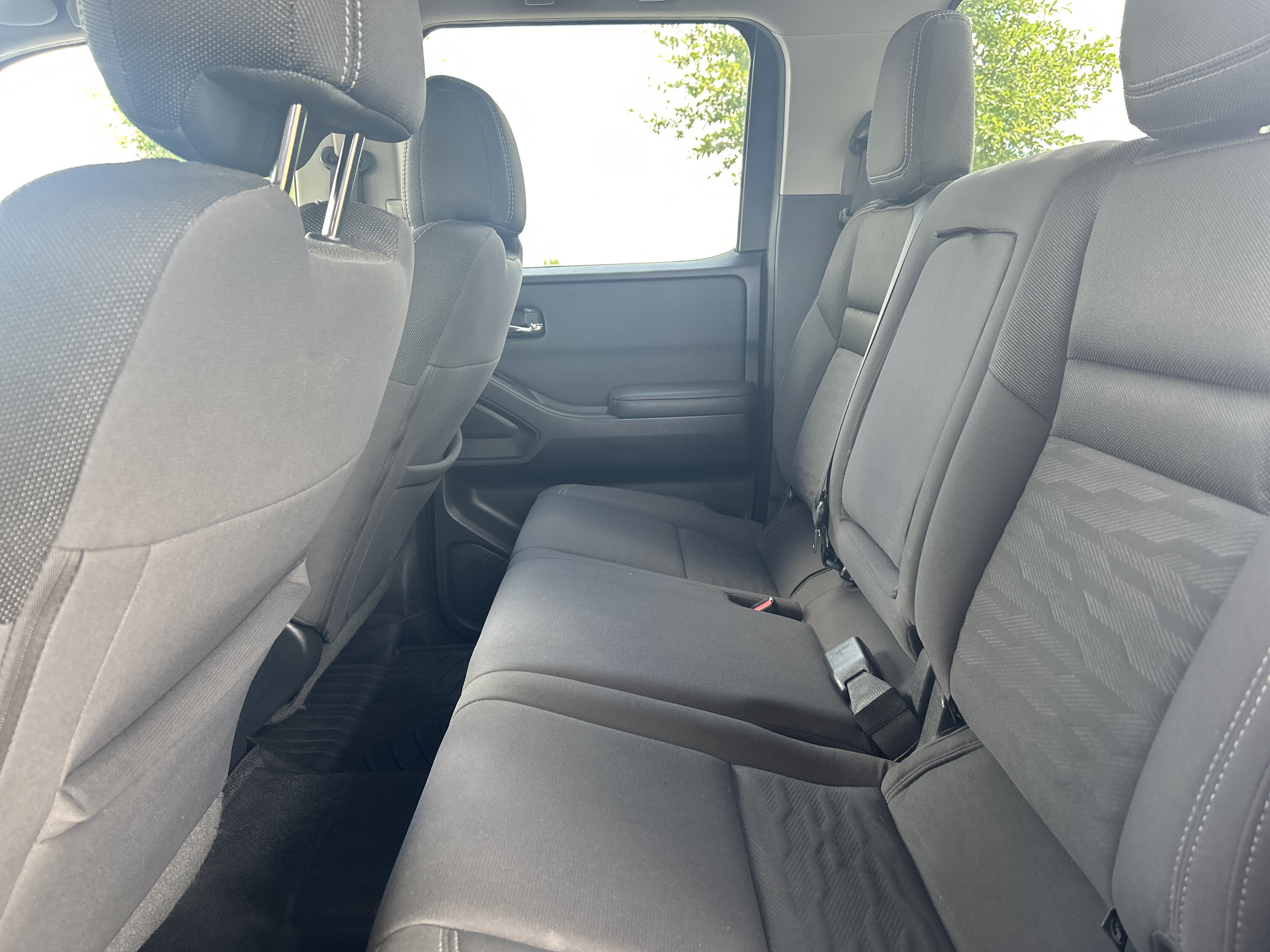 Used 2022 Nissan Frontier SV AWD/4WD image 28