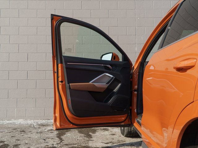 Certified 2025 Audi Q3 2.0T Premium Plus w/ Premium Plus Package image 15