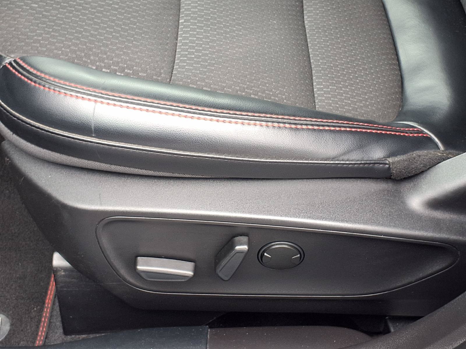 Used 2023 Ford Escape ST-Line Select w/ Tech Pack #1 AWD/4WD image 4