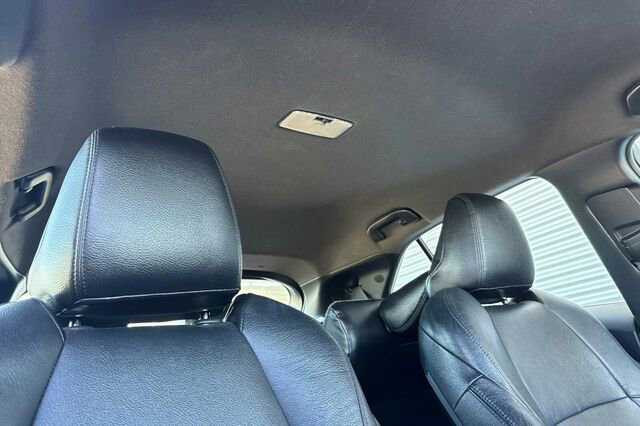 Used 2021 Toyota Corolla SE w/ Carpet Mat Package (TMS) image 17