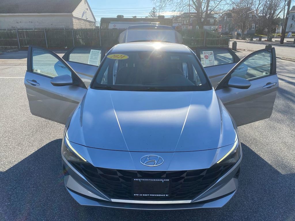 Used 2021 Hyundai Elantra SE image 29