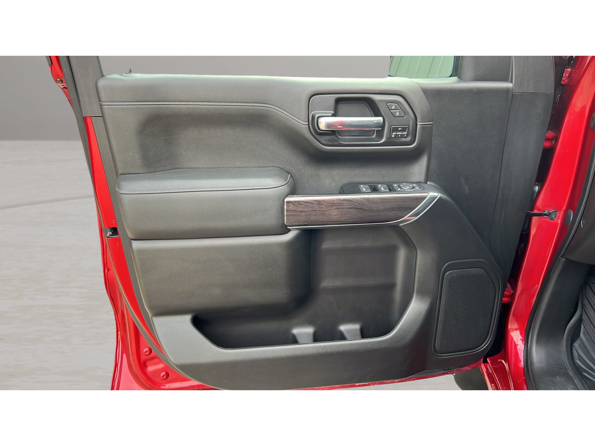 Certified 2021 Chevrolet Silverado 1500 LTZ AWD/4WD image 26