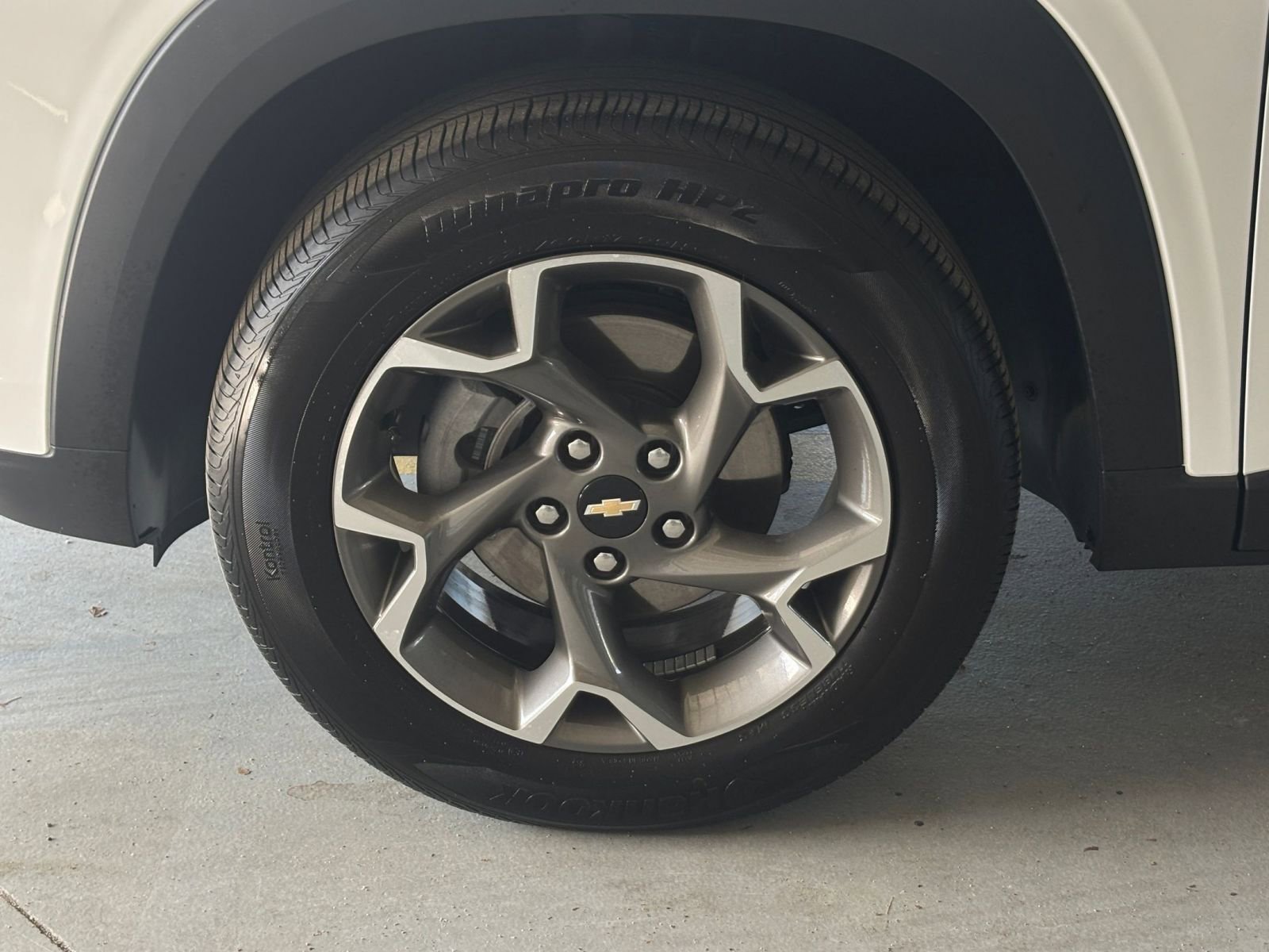 Used 2025 Chevrolet Trax LT image 30