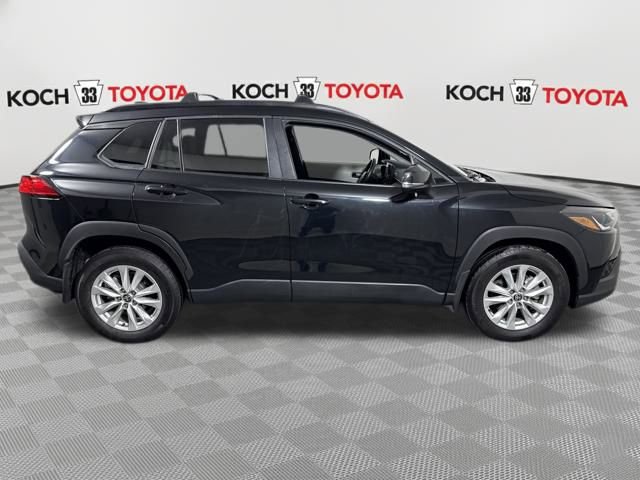 Used 2024 Toyota Corolla Cross LE image 9