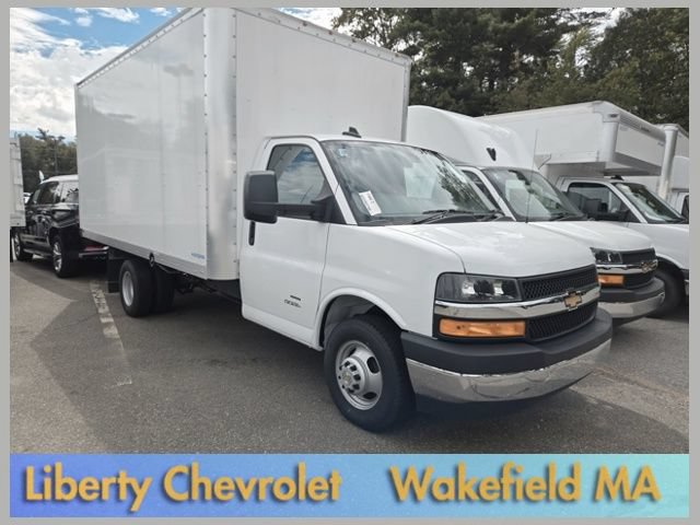 Used 2024 Chevrolet Express 4500 w/ Power Convenience Package RWD image 1