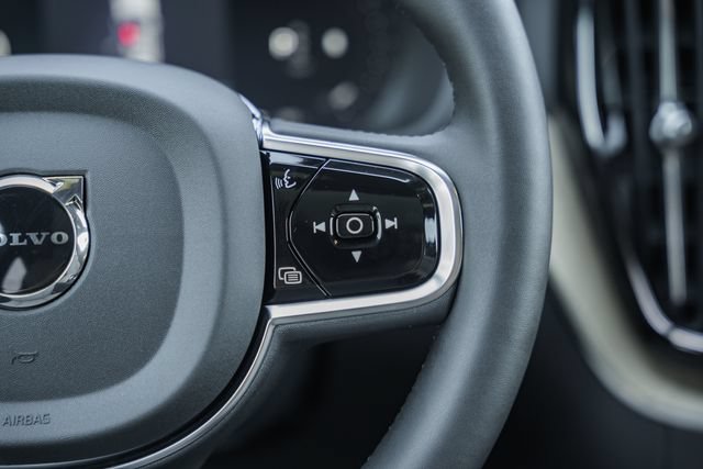 New 2027 Volvo XC60 B5 Plus AWD/4WD image 29