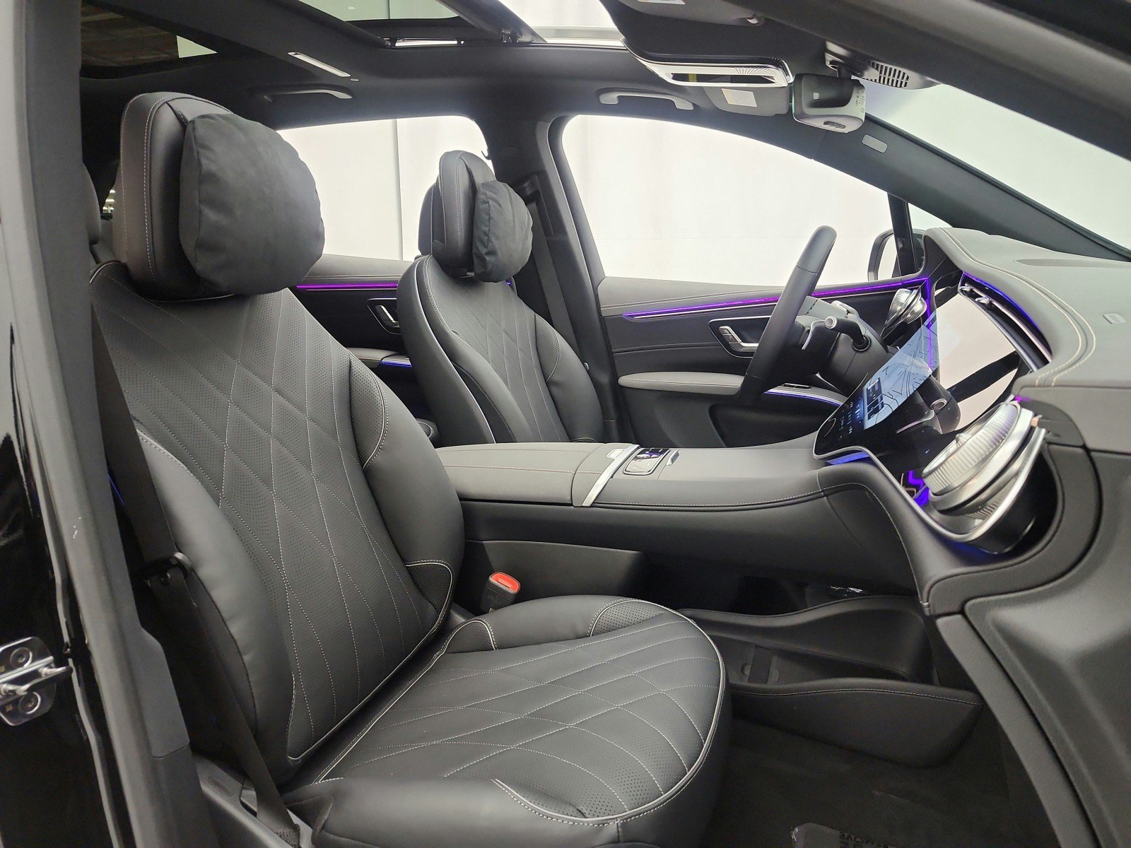 New 2026 Mercedes-Benz EQS 550 4MATIC SUV image 14