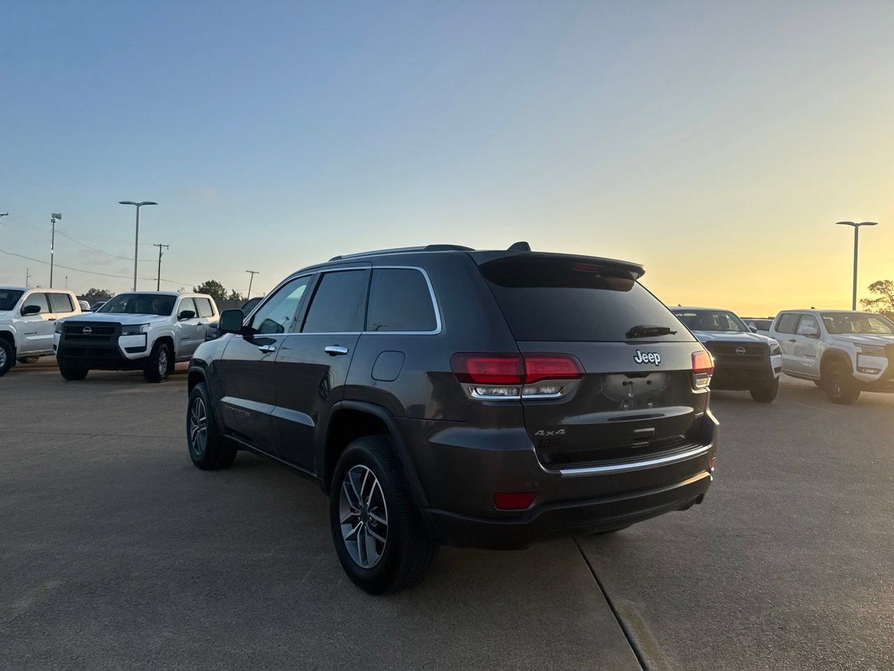 Used 2020 Jeep Grand Cherokee Limited AWD/4WD image 15