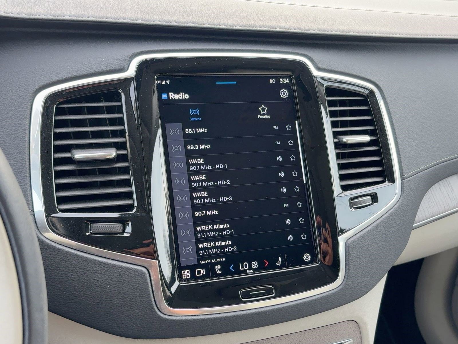 Certified 2023 Volvo XC90 B6 Ultimate image 23