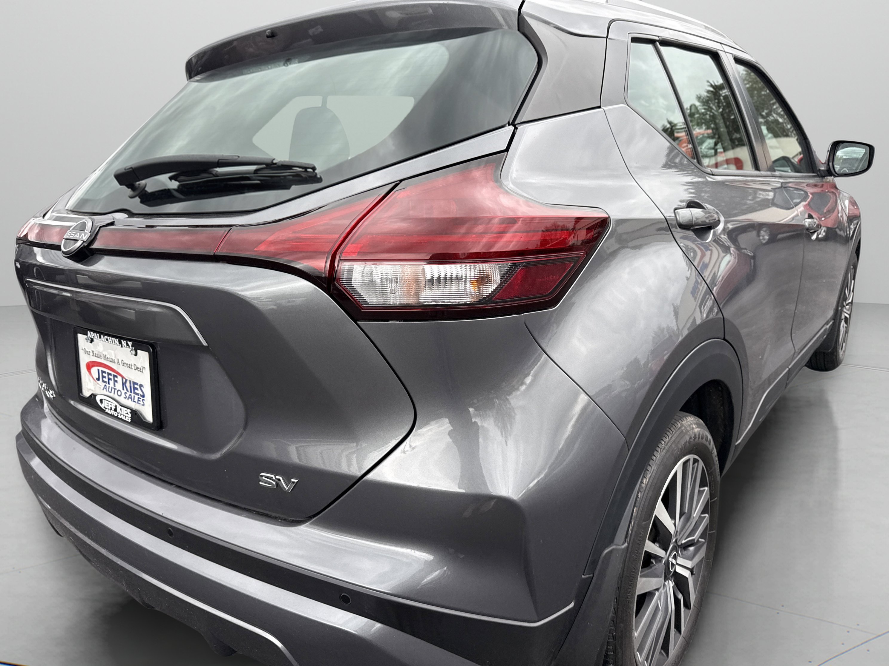Used 2023 Nissan Kicks SV FWD image 5