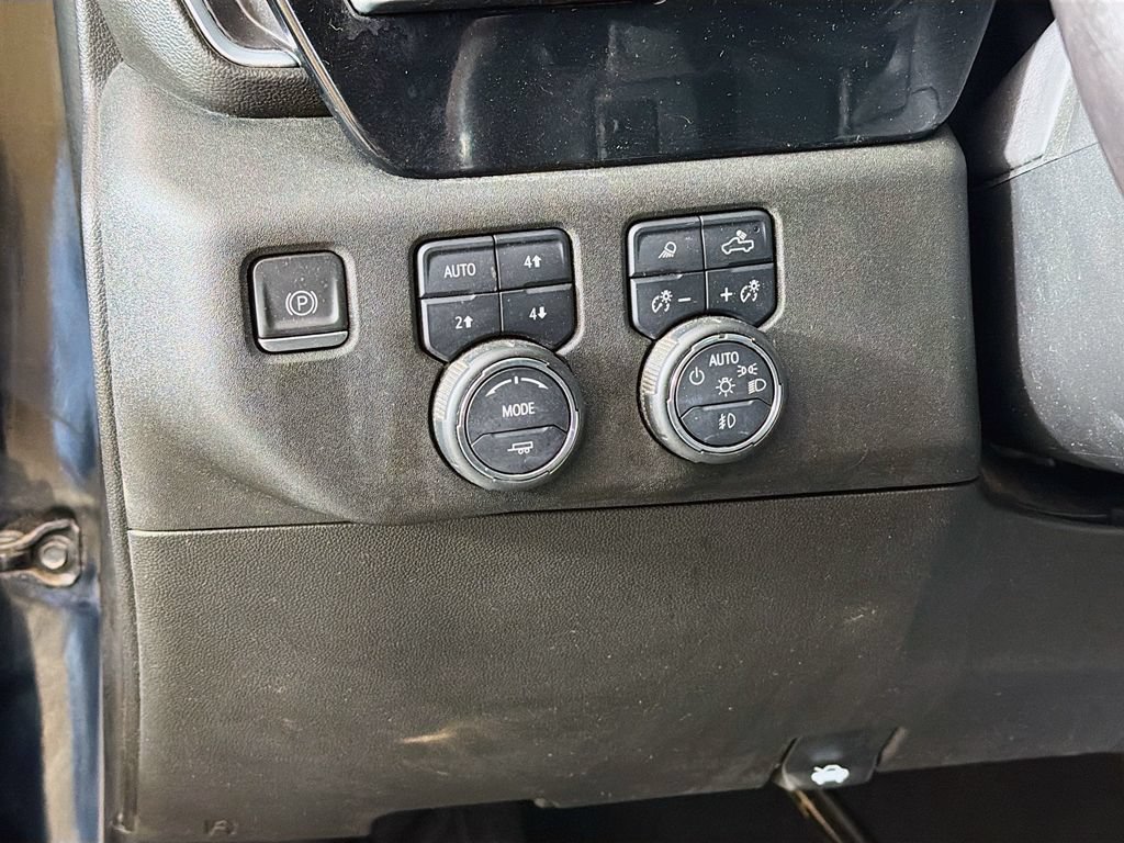 Used 2023 Chevrolet Silverado 1500 High Country AWD/4WD image 34