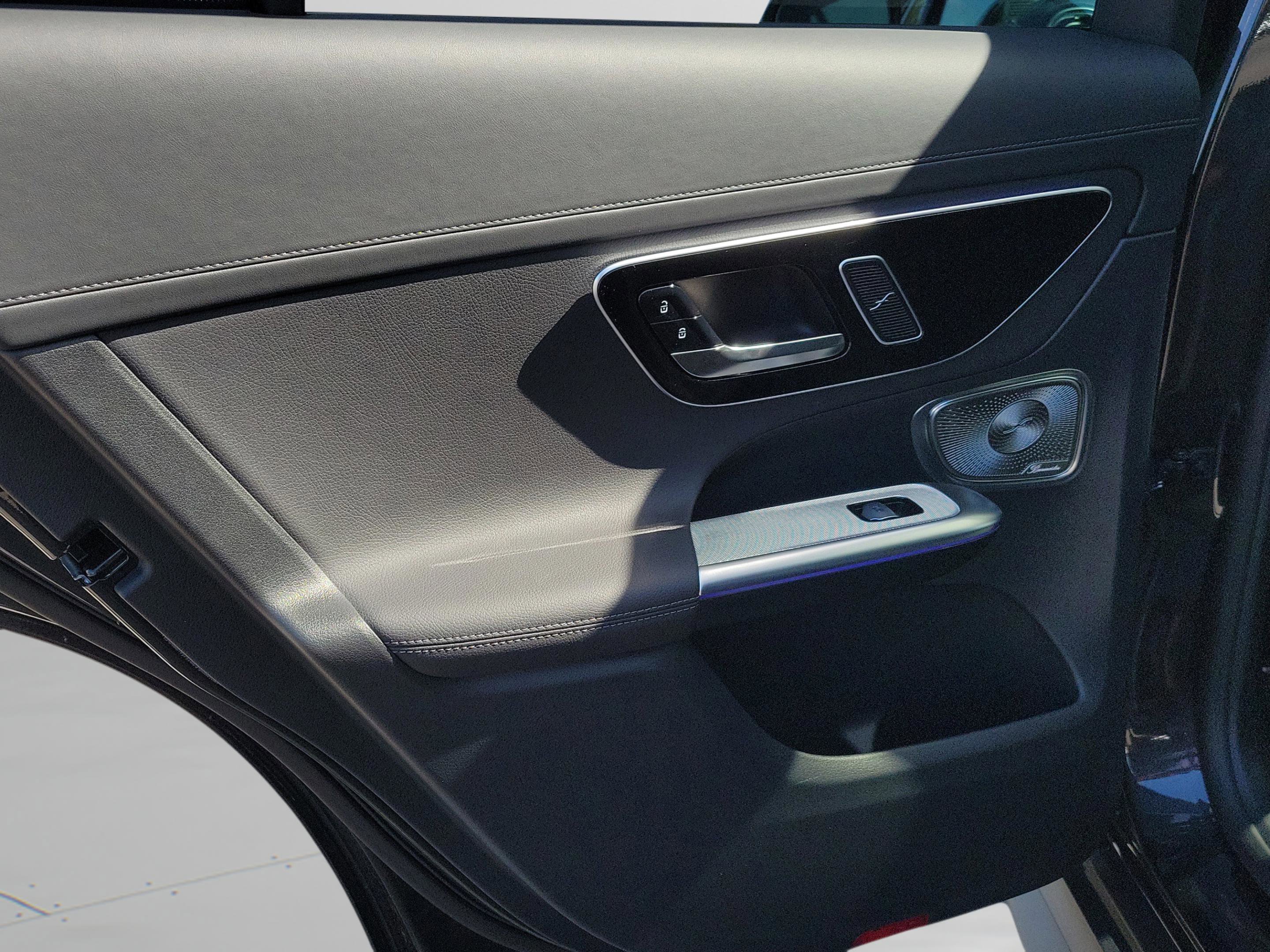 Certified 2026 Mercedes-Benz GLC 300 image 7