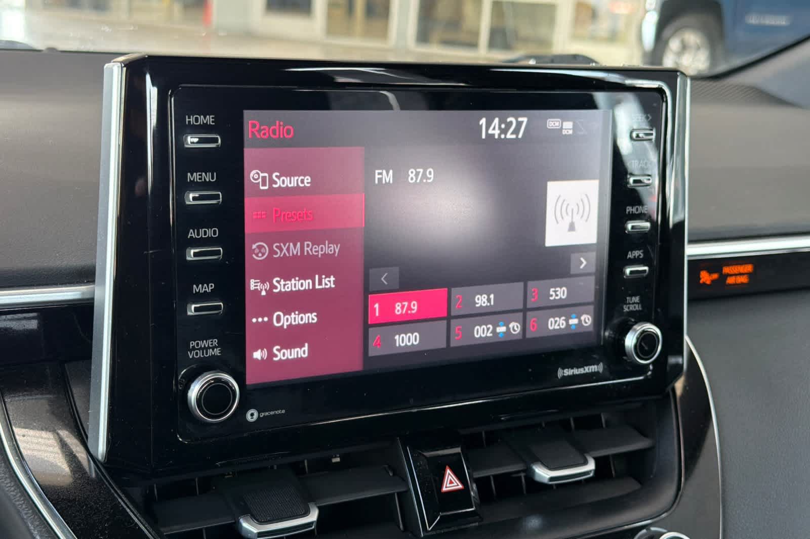 Used 2021 Toyota Corolla SE w/ SE Premium Package FWD image 18