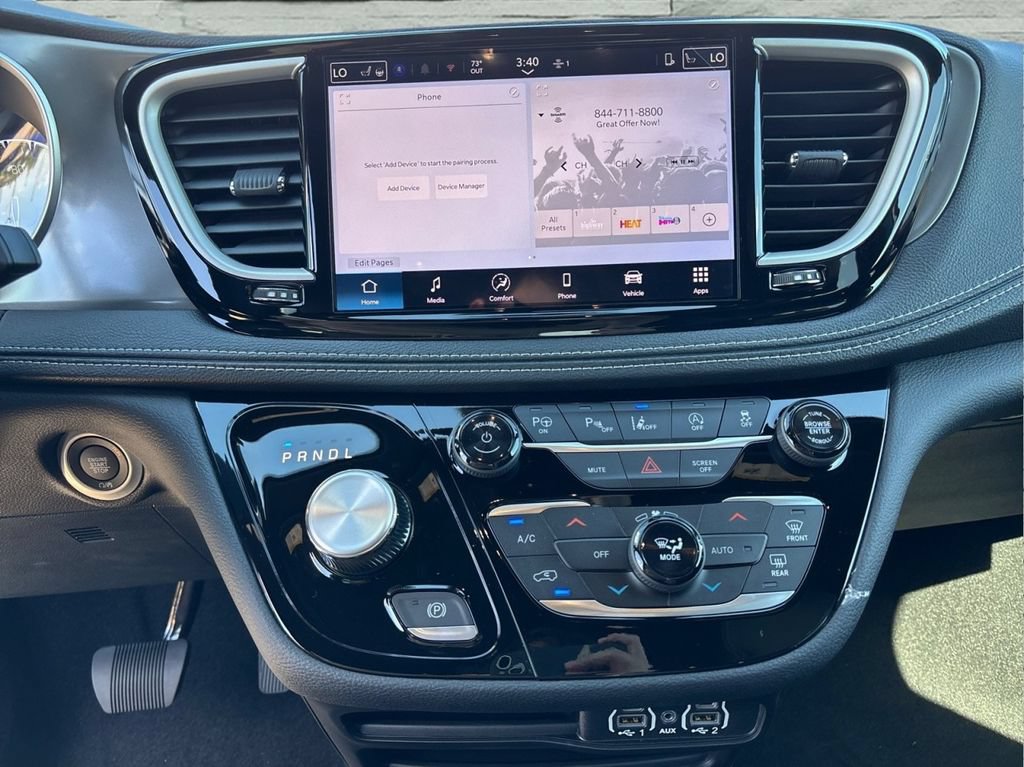 New 2025 Chrysler Pacifica Select FWD image 13