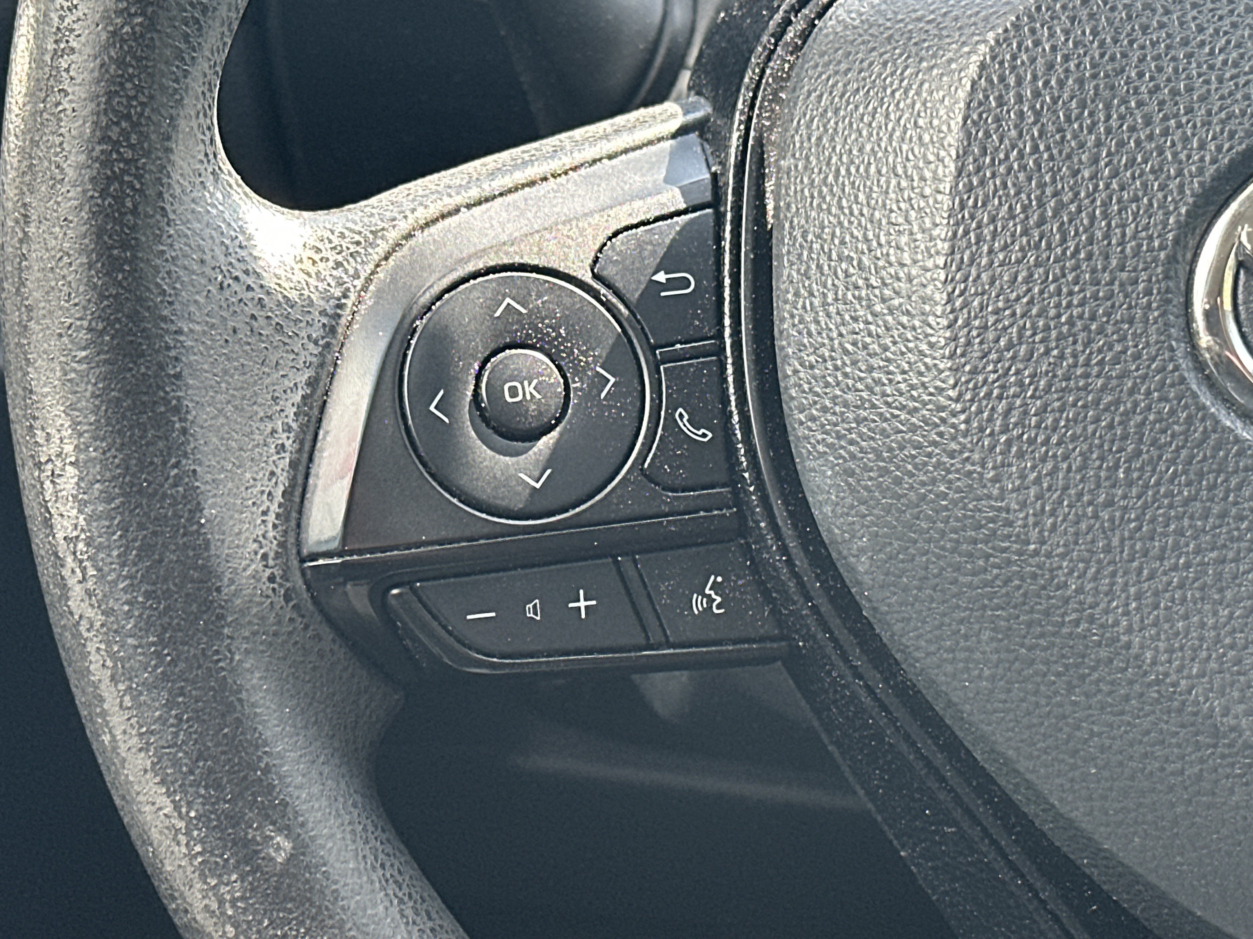 Used 2020 Toyota RAV4 LE FWD image 18