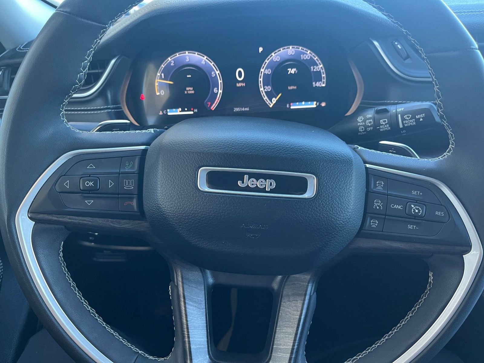 Used 2023 Jeep Grand Cherokee L Limited image 29