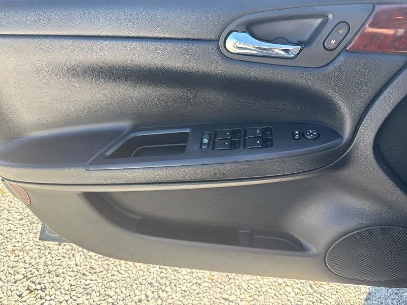 Used 2008 Chevrolet Impala LT FWD image 15