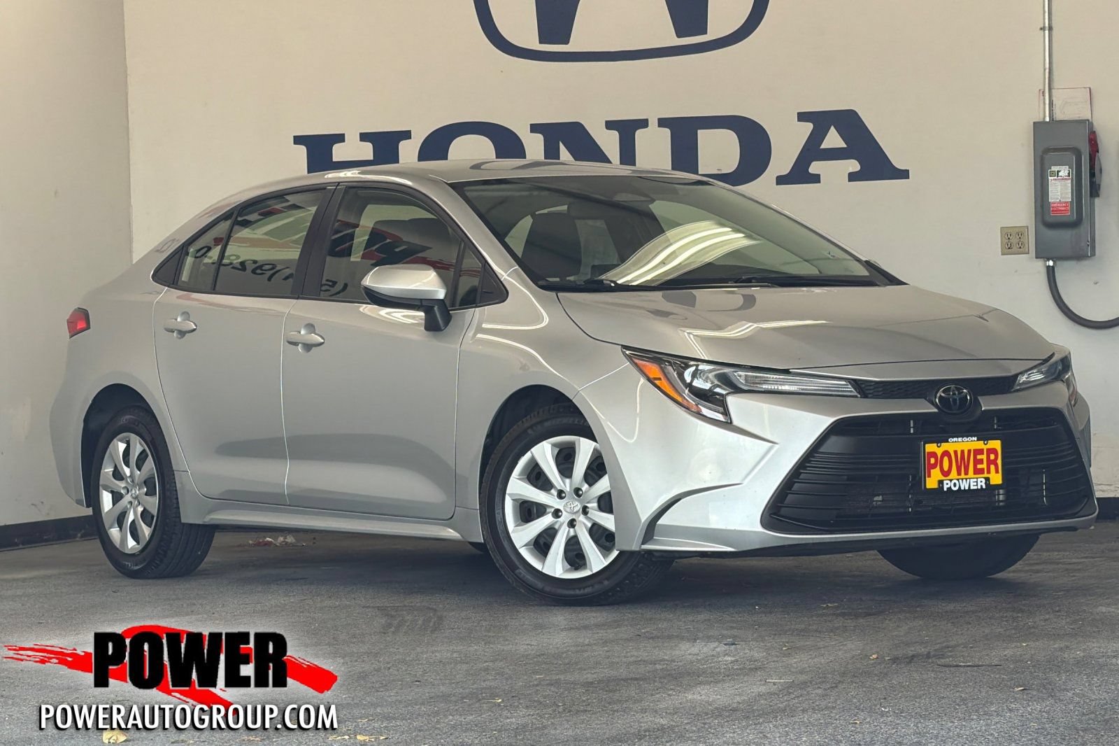 Used 2024 Toyota Corolla LE FWD image 1