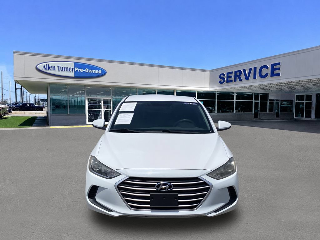 Used 2017 Hyundai Elantra SE FWD image 3