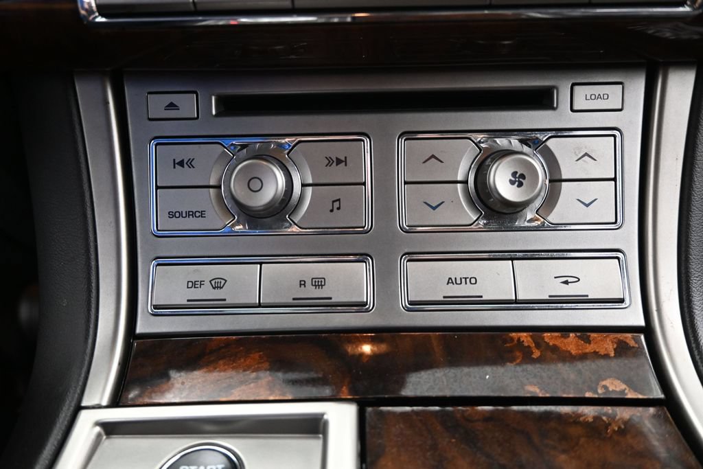 Used 2011 Jaguar XF Premium RWD image 19
