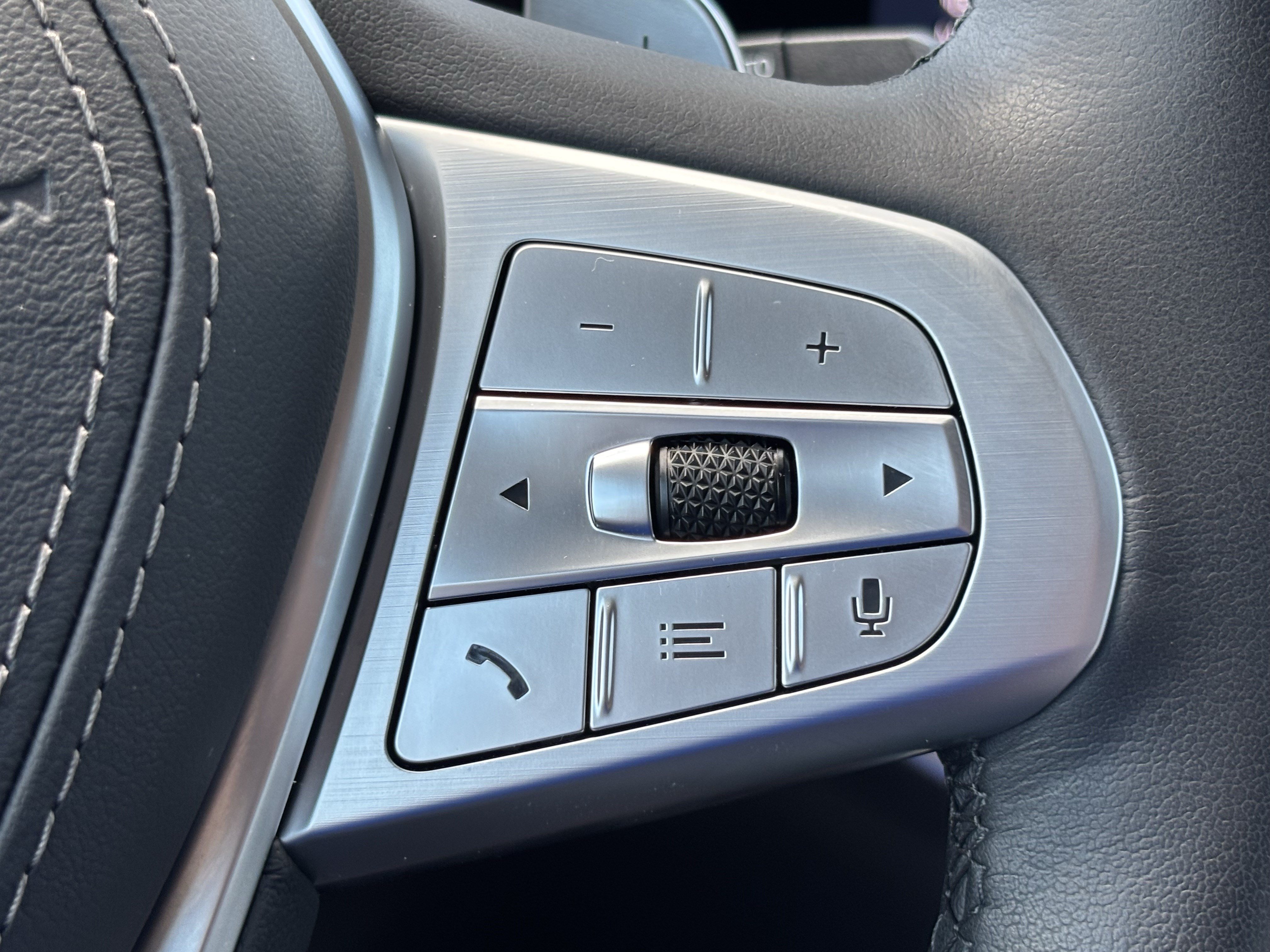 Certified 2025 BMW X7 xDrive40i AWD/4WD image 20