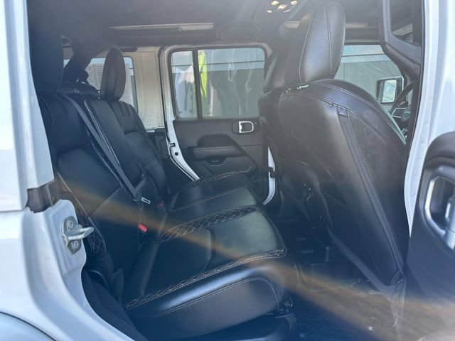 Used 2023 Jeep Wrangler Unlimited Sahara AWD/4WD image 11