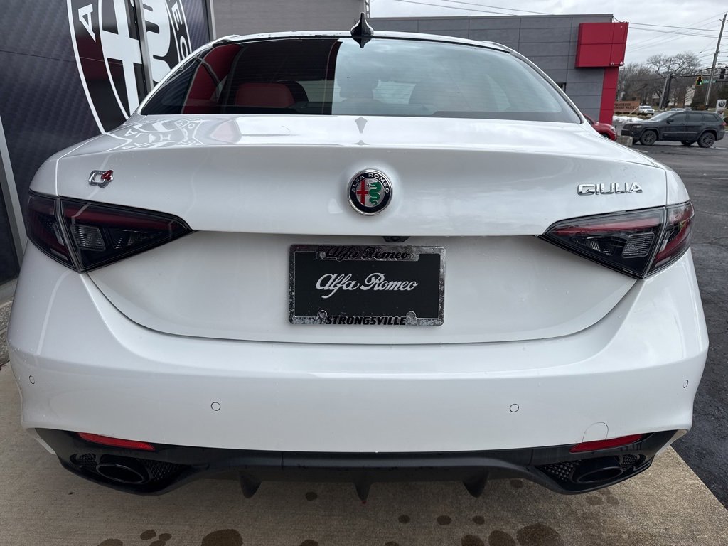 New 2025 Alfa Romeo Giulia AWD w/ Veloce Package AWD image 6