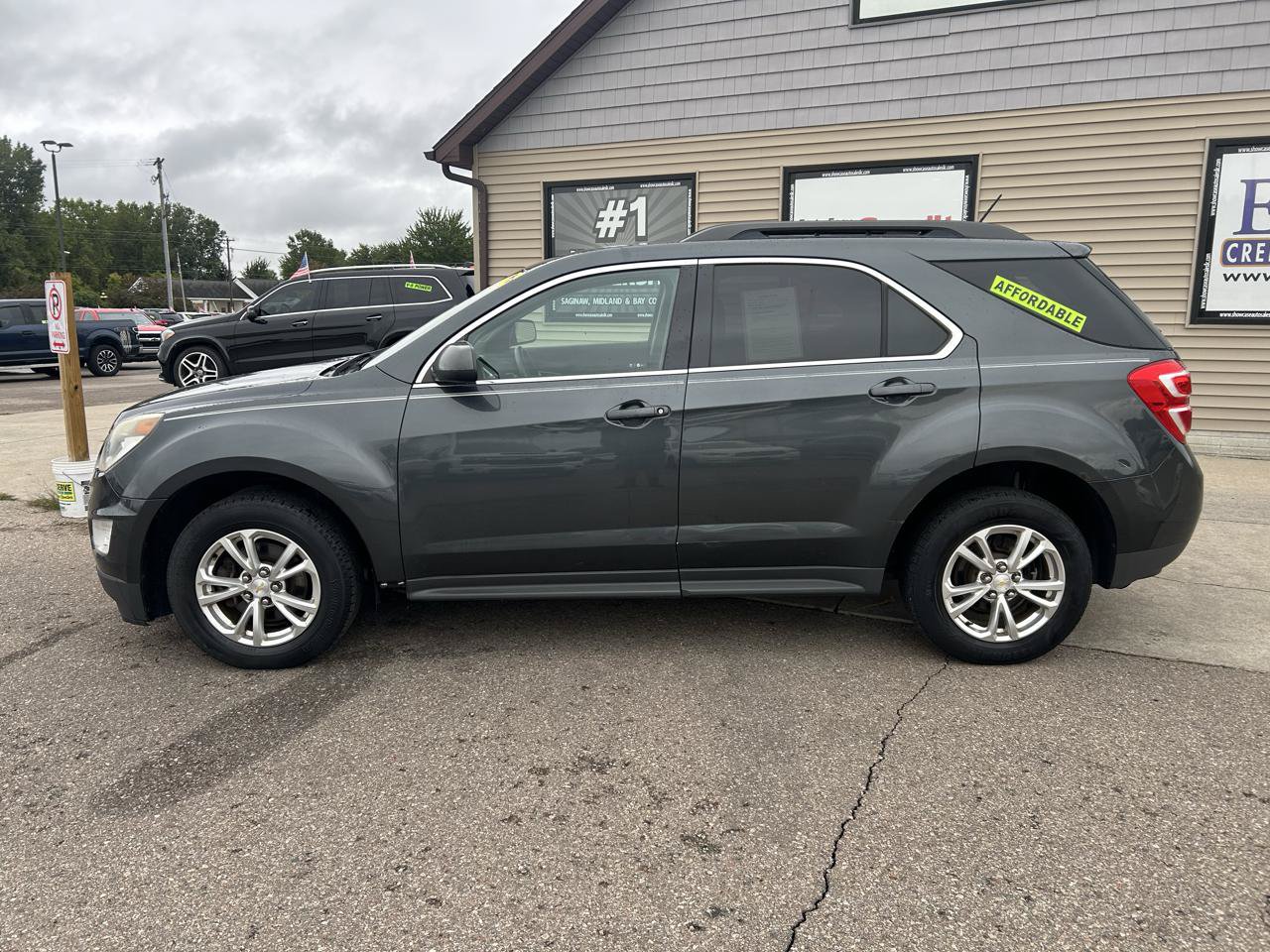 Used 2017 Chevrolet Equinox LT w/ Convenience Package FWD image 8