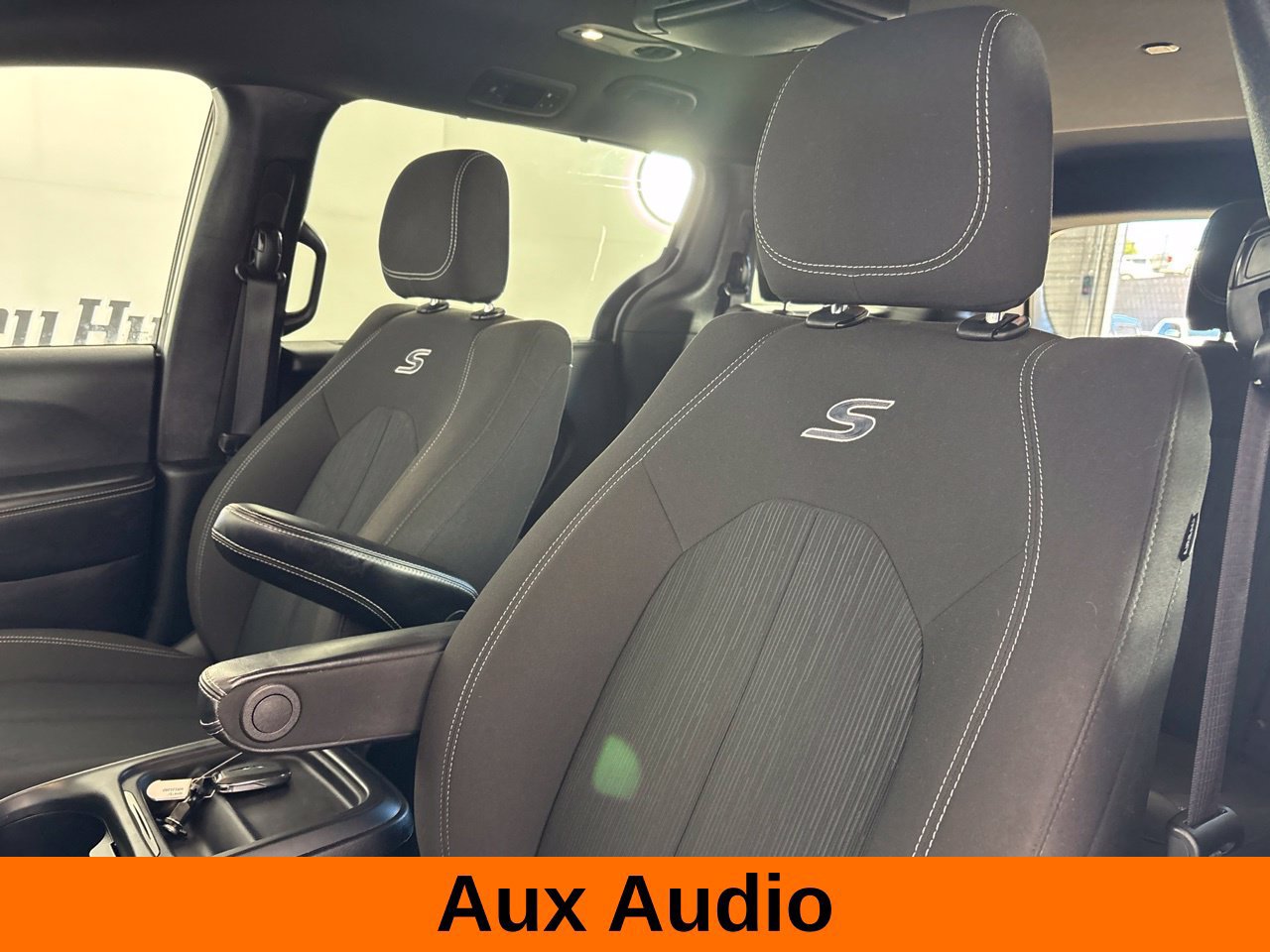Used 2021 Chrysler Pacifica Touring w/ S Appearance Package FWD image 11