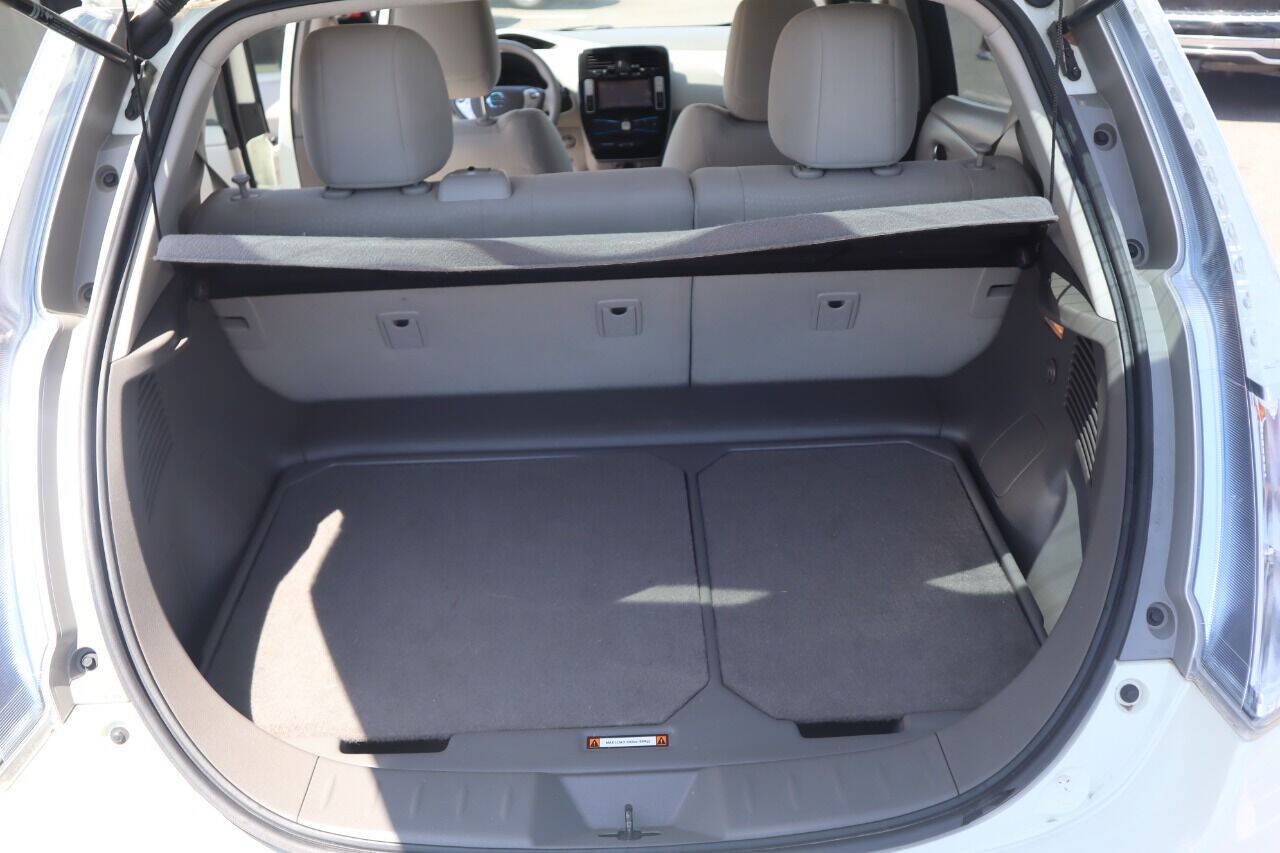 Used 2012 Nissan Leaf SL FWD image 31