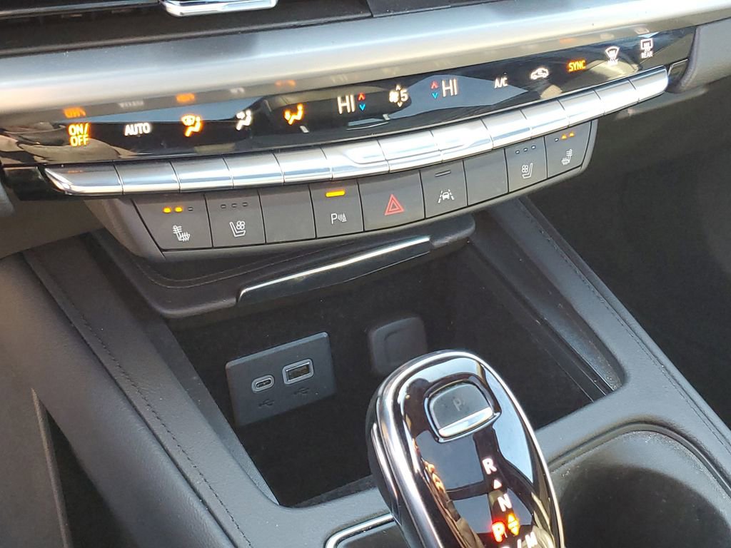 Certified 2024 Cadillac XT4 Premium Luxury image 17