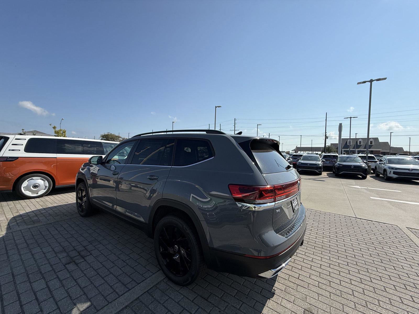 New 2026 Volkswagen Atlas SE image 6