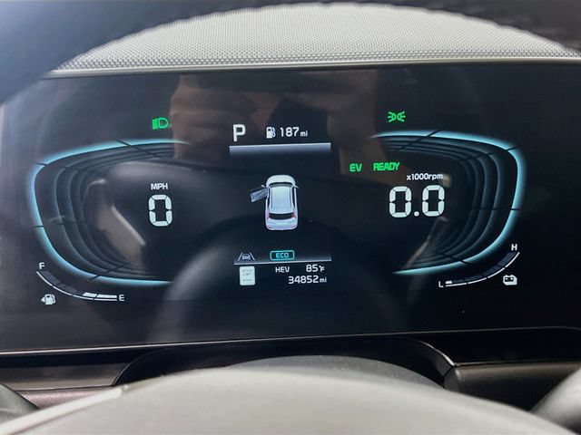 Certified 2023 Kia Niro EX FWD image 12