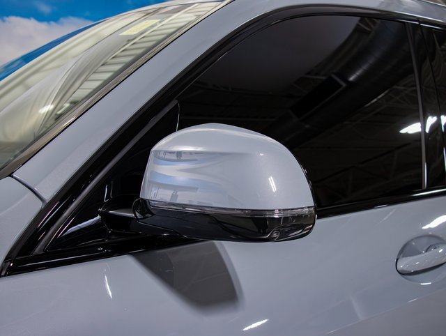 Certified 2025 BMW X7 xDrive40i w/ Executive Package image 10