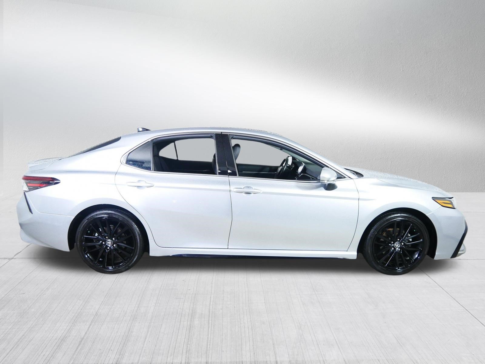 Used 2023 Toyota Camry XSE FWD image 8