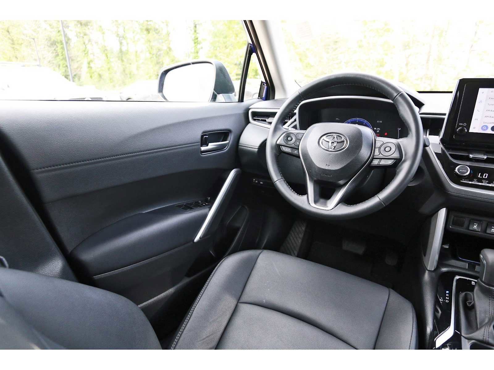 Used 2024 Toyota Corolla Cross XLE w/ Convenience Package image 6